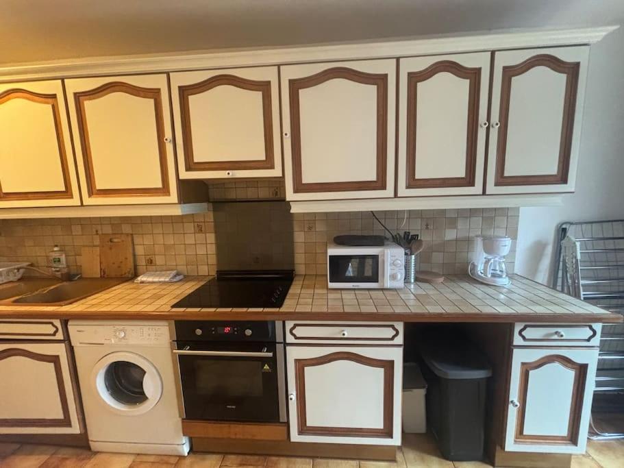 Ferienwohnung F2 Avec Terrasse, Parking Gratuit Guyancourt Exterior foto